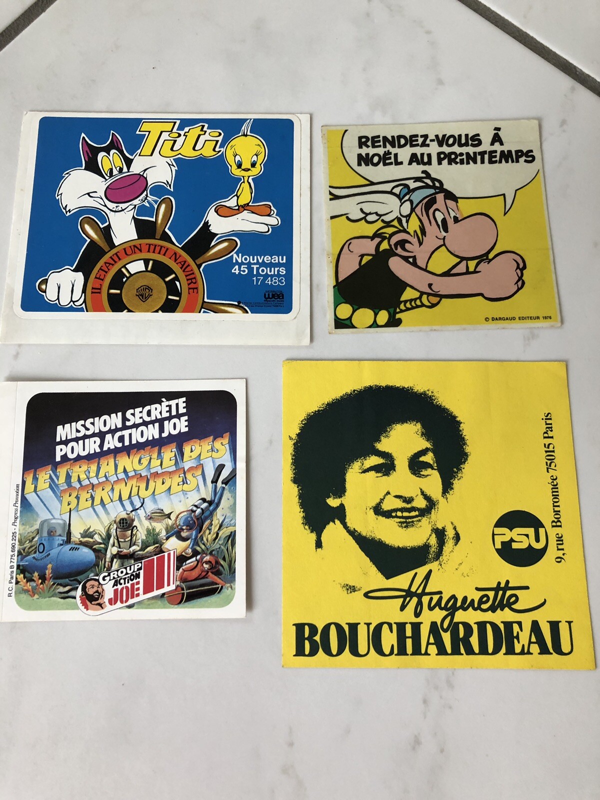 Autocollants sur Titi. Astérix, Huguette Bouchardeau Autocollants sur Titi. Astérix, Huguette Bouchardeau