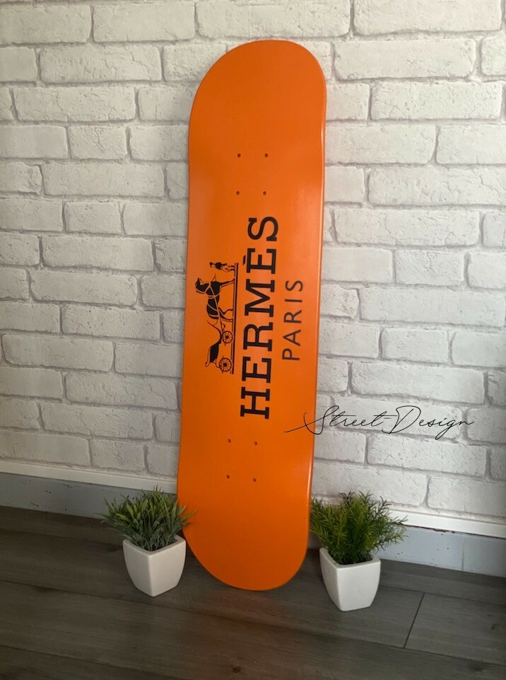 Skate Hermès – Decoration de luxe – Skateboard Noir Supreme x LV Chanel Dior Skate Hermès – Decoration de luxe – Skateboard Noir Supreme x LV Chanel Dior