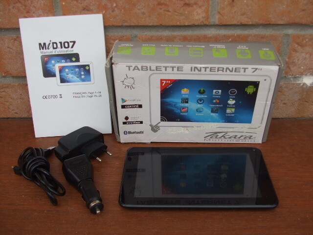 Tablette tactile TAKARA 7″ avec alimentation secteur & voiture+ notice+emballage
