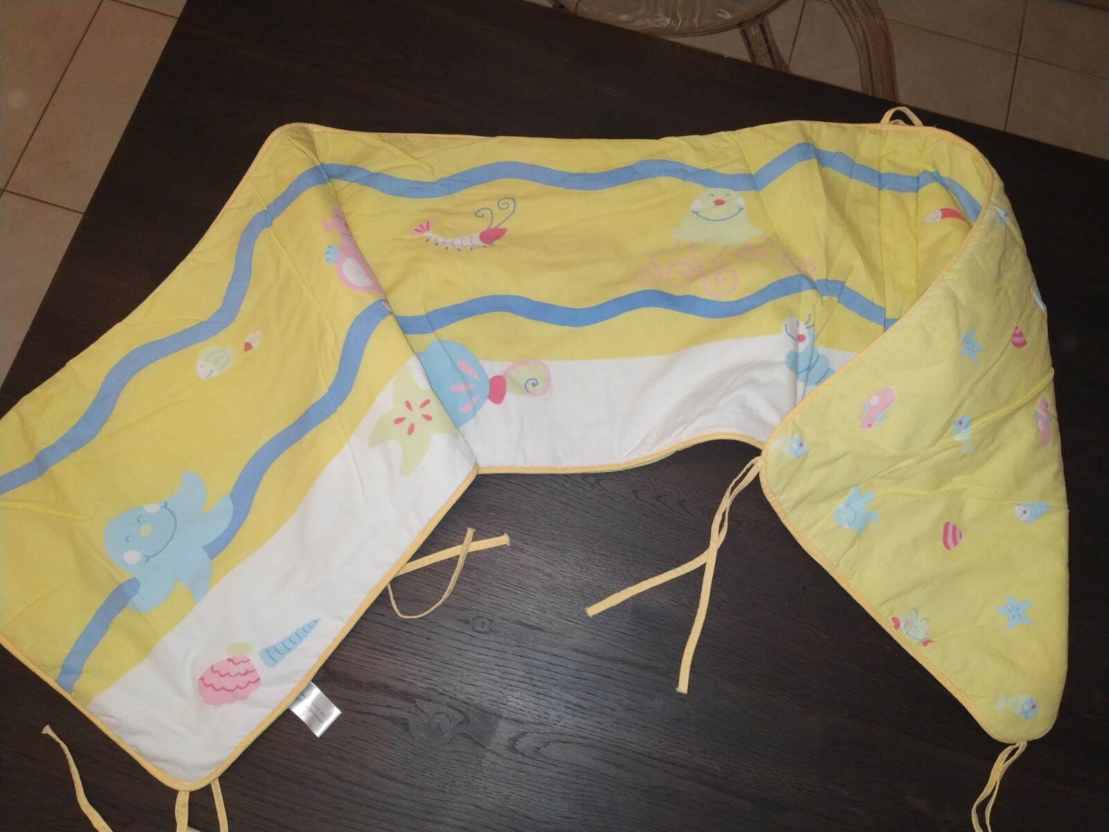 Adorable tour de lit Bébé Vertbaudet motif plage et jolis poissons PARFAIT ÉTAT