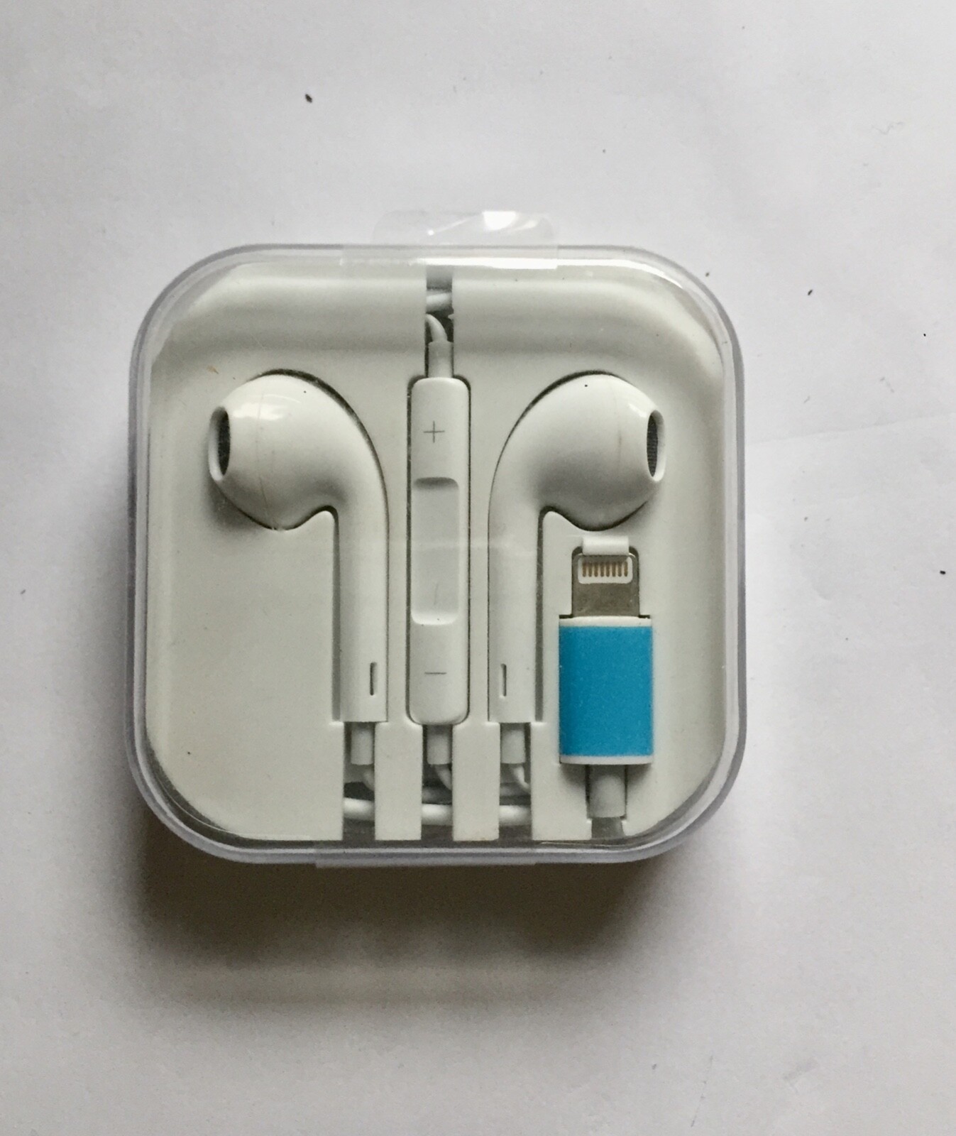 Ecouteurs ,oreillettes iphone 11 pro , prise lighthing avec micro- Neuf