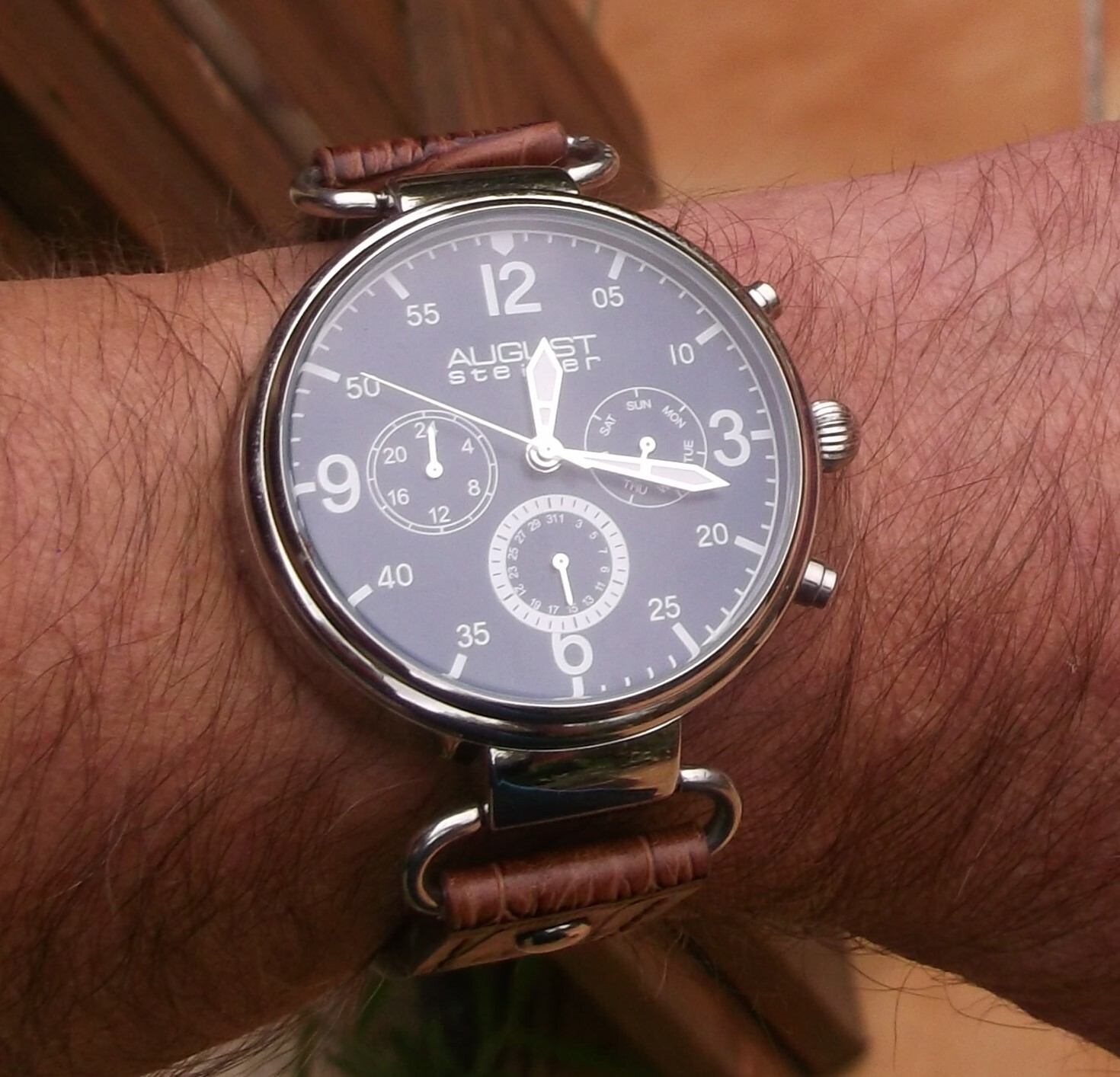 Superbe montre homme style vintage Superbe montre homme style vintage