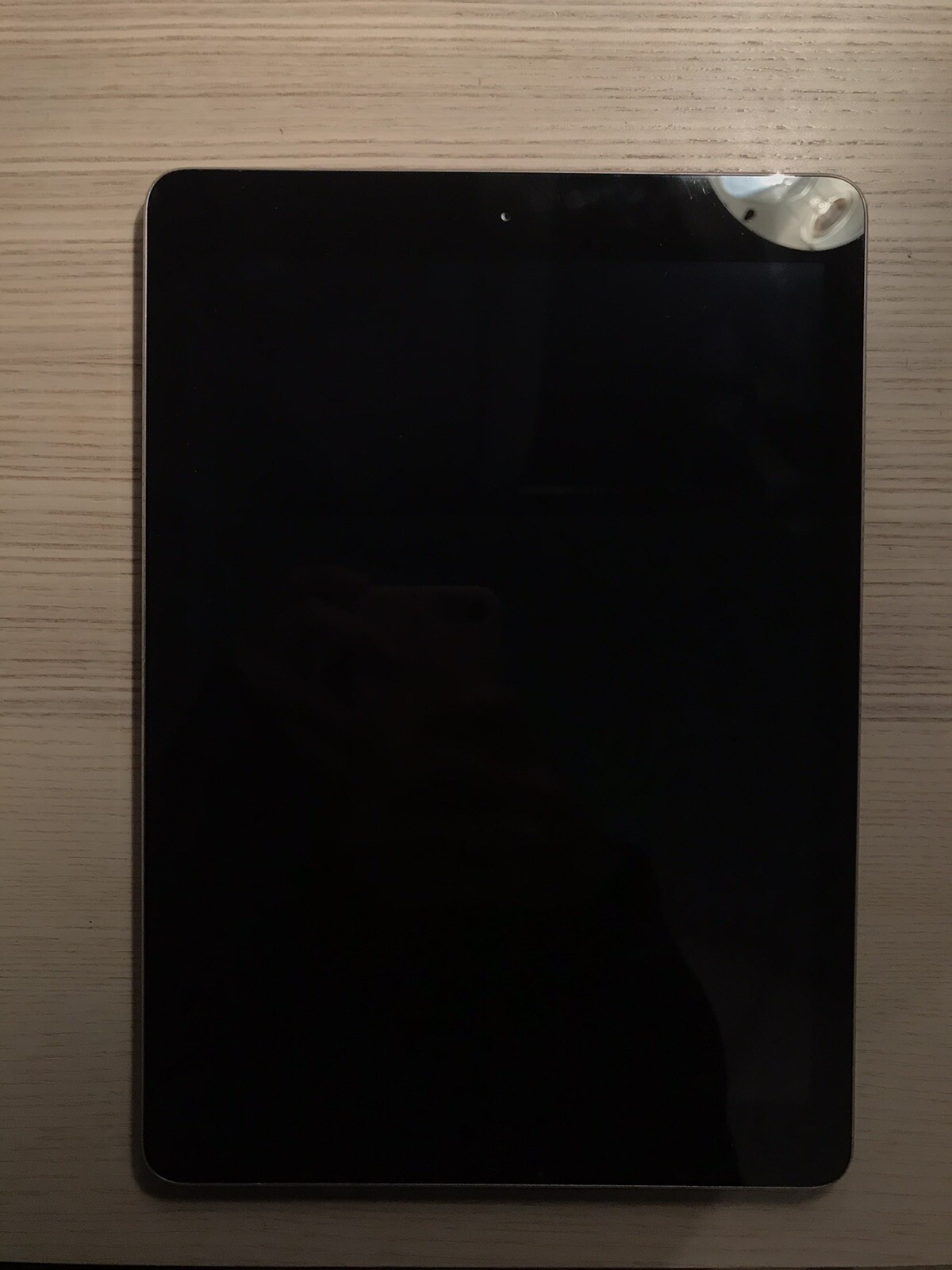 Apple iPad Air (1ère génération) 9,7″ 16 Go Wi-Fi Tablette – Gris Sidéral Apple iPad Air (1ère génération) 9,7″ 16 Go Wi-Fi Tablette – Gris Sidéral