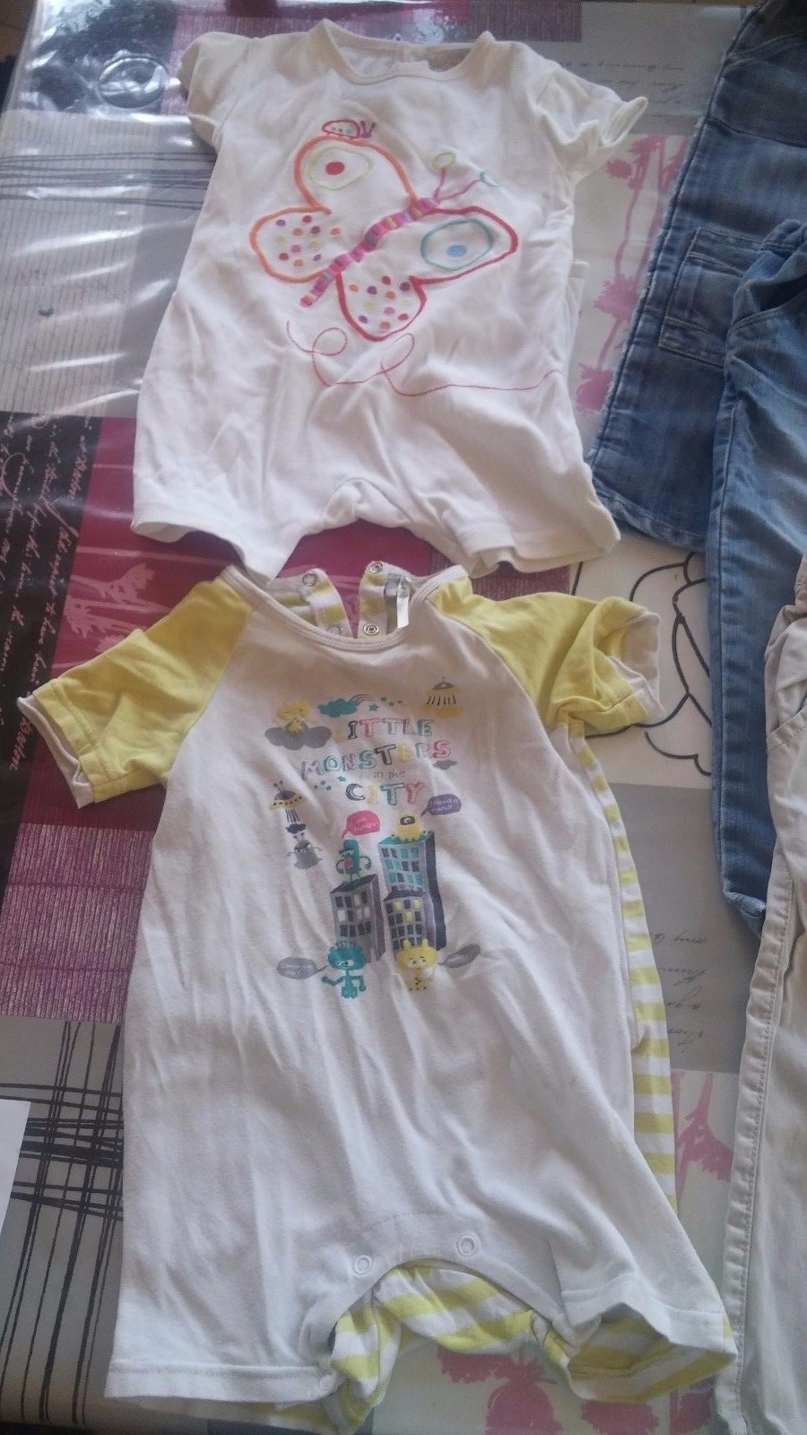 Lot 2 vêtements 23 mois fille 2nd choix Lot 2 vêtements 23 mois fille 2nd choix