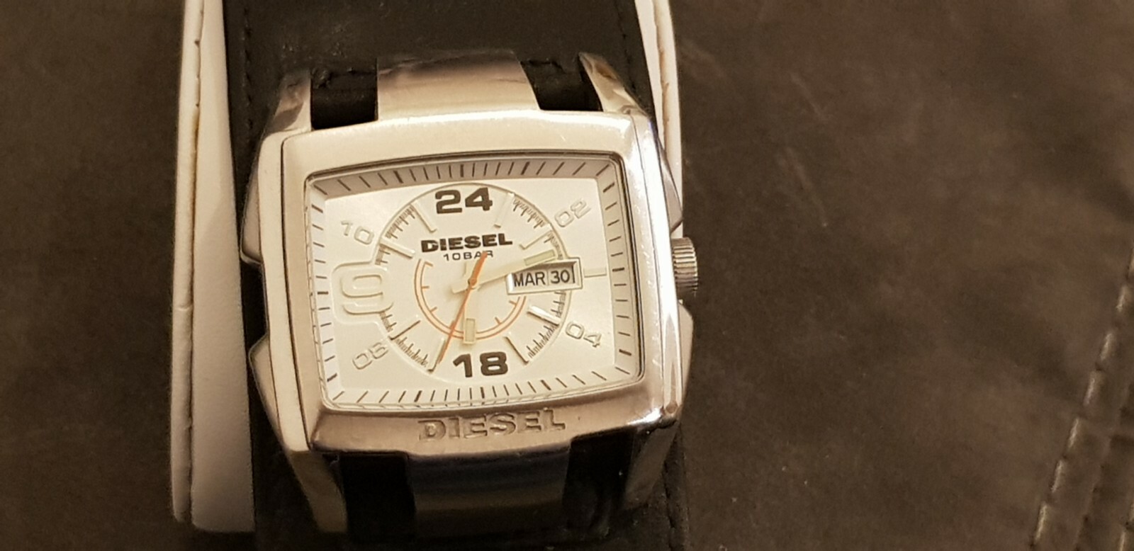 MONTRE HOMME DIESEL QUARTZ WR100M FONCTIONNE MONTRE HOMME DIESEL QUARTZ WR100M FONCTIONNE