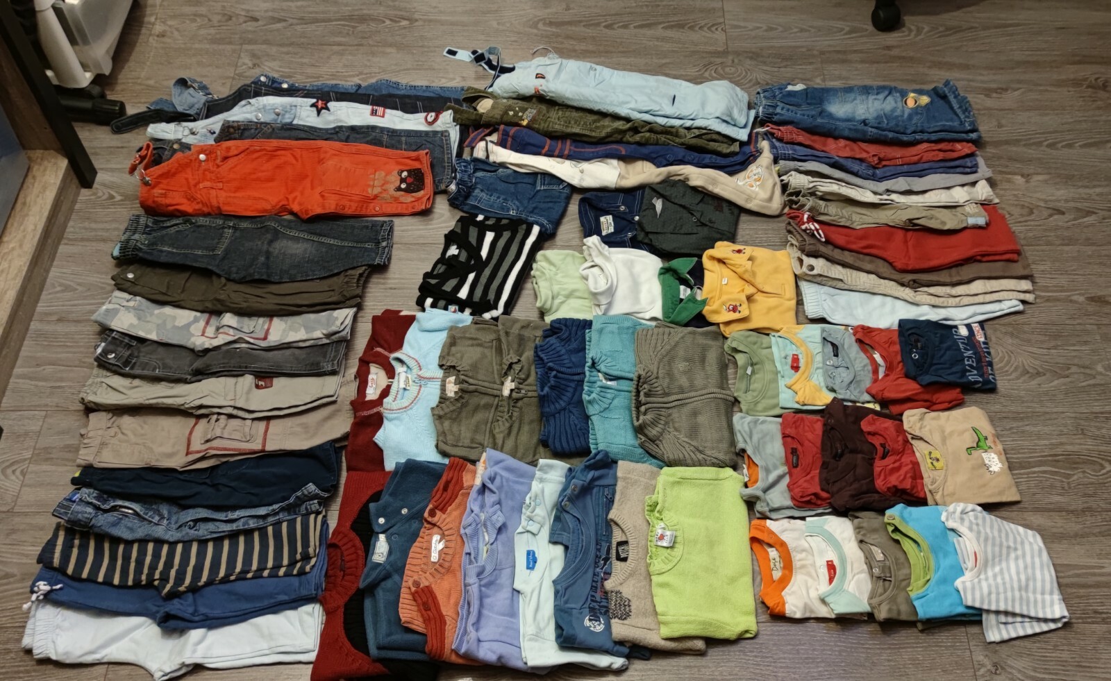 Énorme Lot Vêtements garçon 18 Mois hiver Garde robe complète Énorme Lot Vêtements garçon 18 Mois hiver Garde robe complète