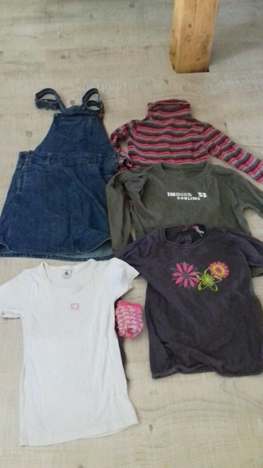 Lot 19 Vêtements Fille 8/10 Ans Lot 19 Vêtements Fille 8/10 Ans
