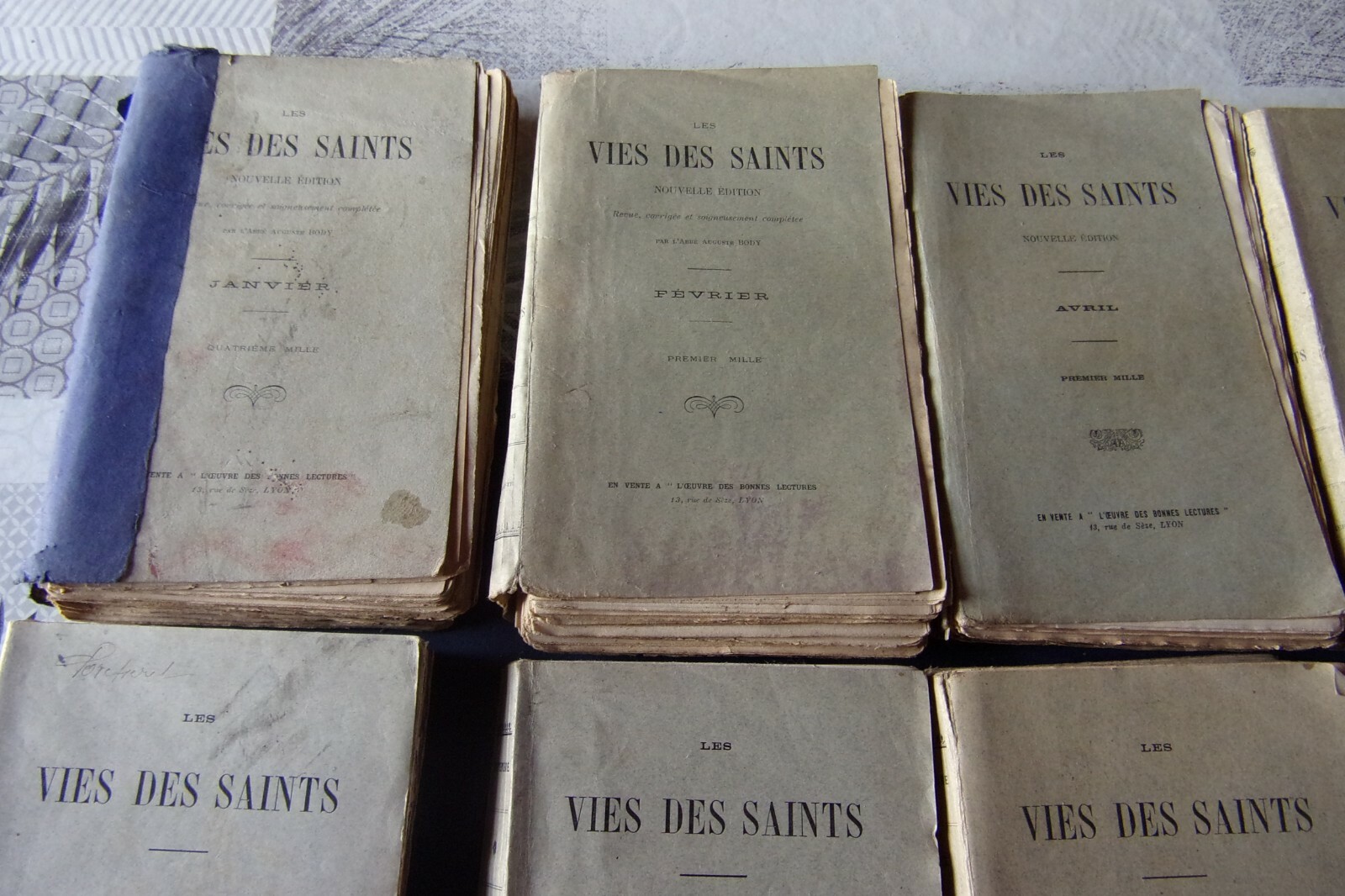RELIGION CATHOLICISME.LES VIES DES SAINTS UN LIVRE PAR MOIS DE 1907A1909 RELIGION CATHOLICISME.LES VIES DES SAINTS UN LIVRE PAR MOIS DE 1907A1909