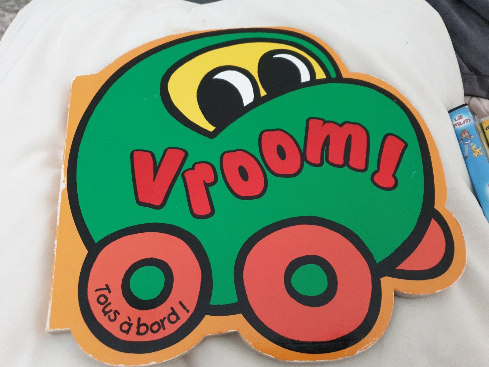 Livre premier age carton tous a bord voiture jeu jouet bébé tres bon etat Livre premier age carton tous a bord voiture jeu jouet bébé tres bon etat