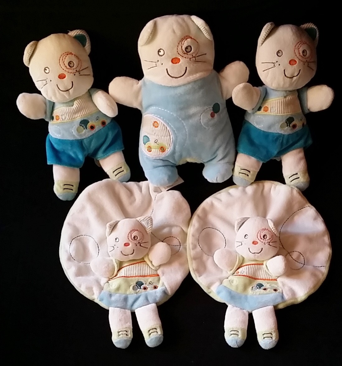 Lot 5 doudous peluches et plat Chat vert bleu voiture NICOTOY Lot 5 doudous peluches et plat Chat vert bleu voiture NICOTOY