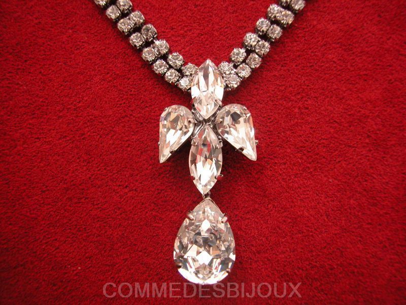 Collier “Gouttes et Carrés” Pavé cristal Blanc Reine du Bal – Bijoux pur Cadeau Collier “Gouttes et Carrés” Pavé cristal Blanc Reine du Bal – Bijoux pur Cadeau