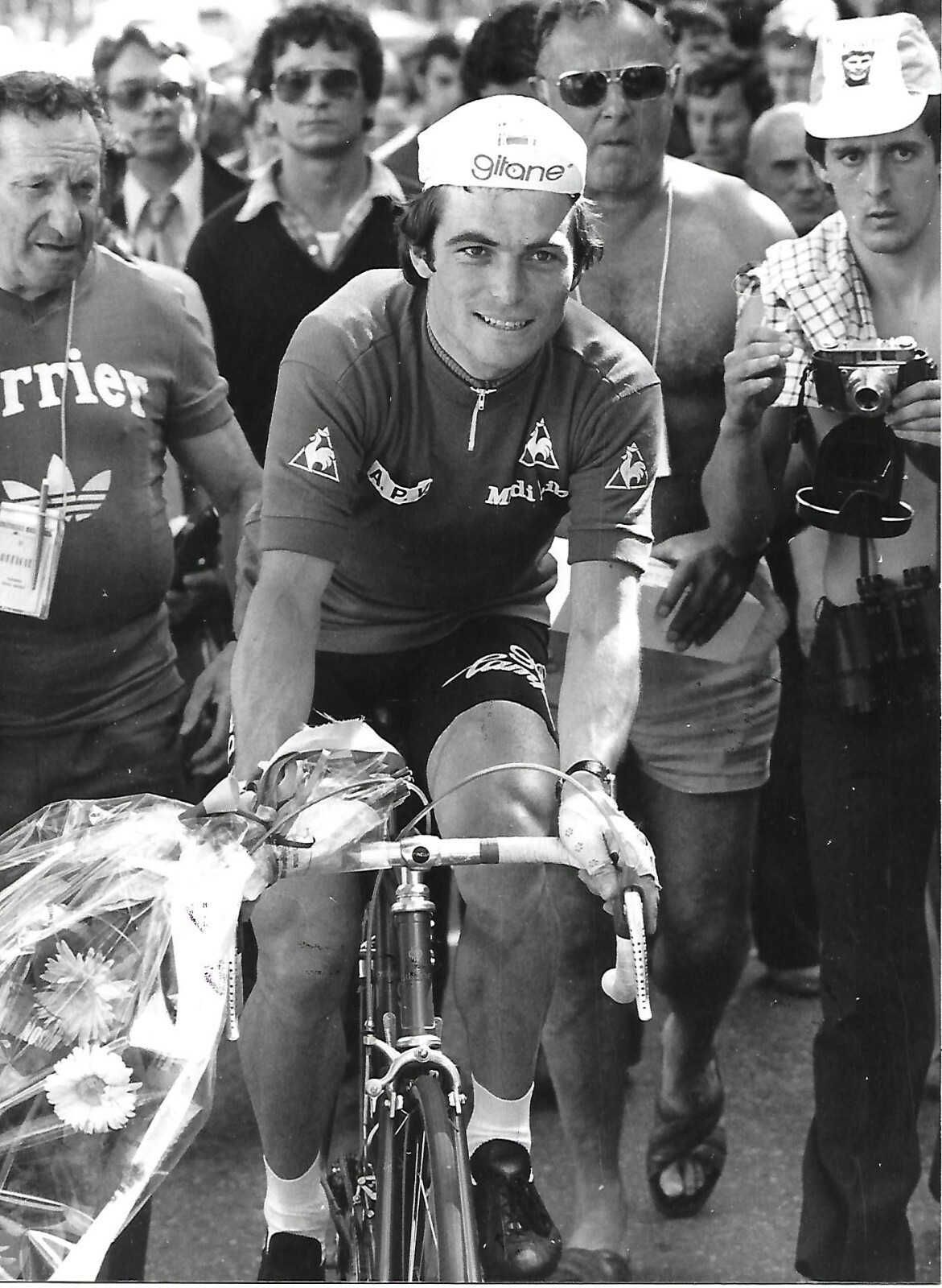 Photo A.F.P. Bernard HINAULT – Gitane – Années 1970/80 – Cyclisme Photo A.F.P. Bernard HINAULT – Gitane – Années 1970/80 – Cyclisme