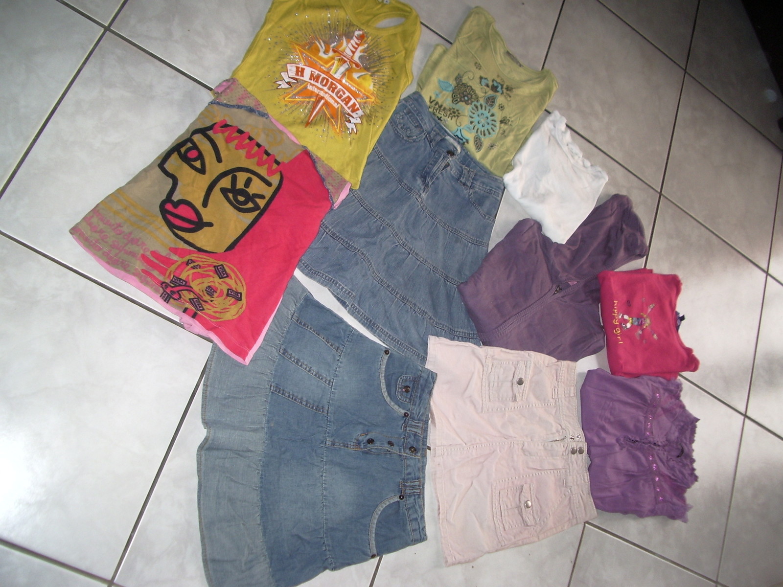 Magnifique Lot De 10 Vêtements Fille 10 Ans comme neuf Magnifique Lot De 10 Vêtements Fille 10 Ans comme neuf