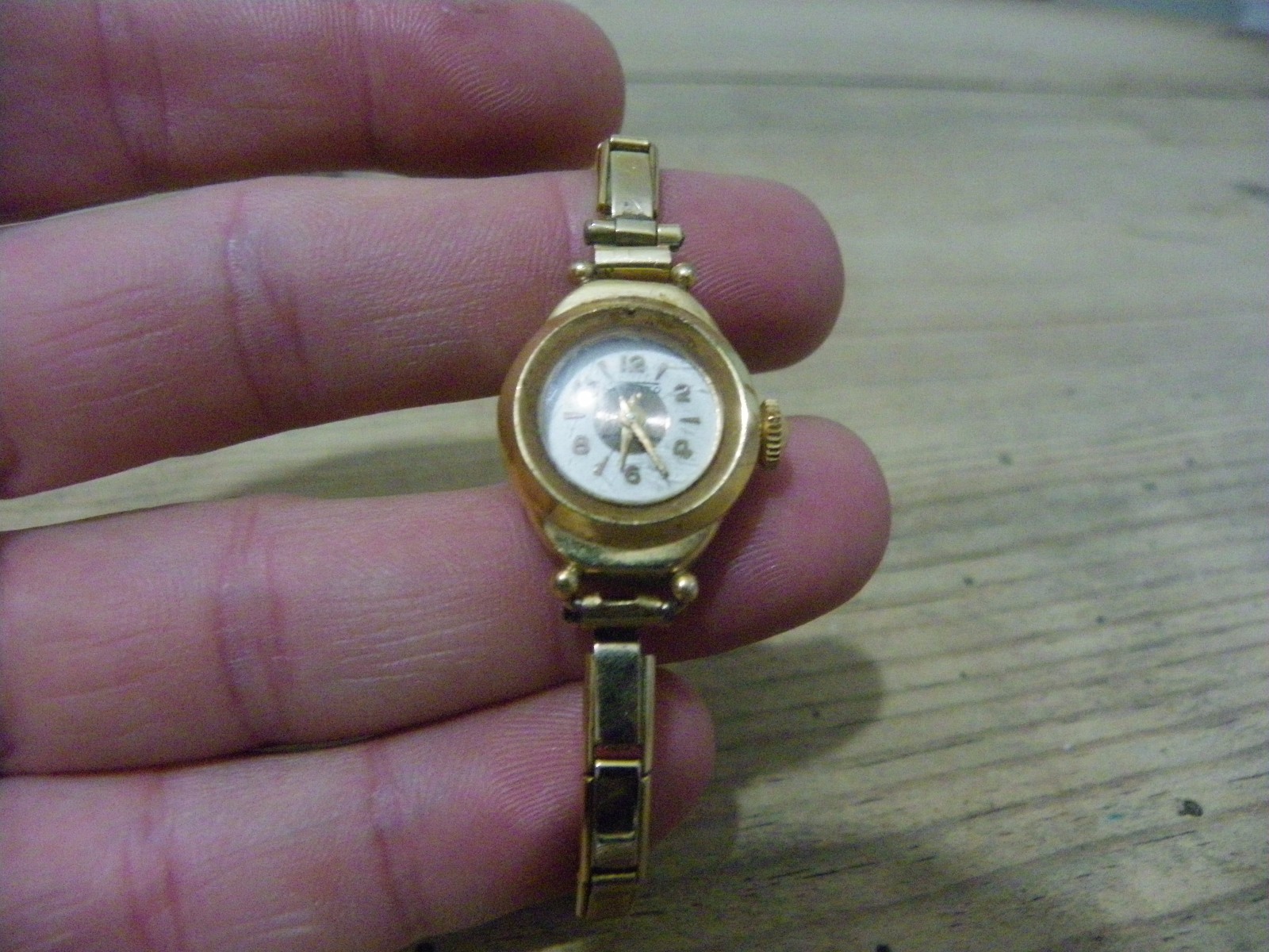 MONTRE FEMME STRATO MECANIQUE MONTRE FEMME STRATO MECANIQUE