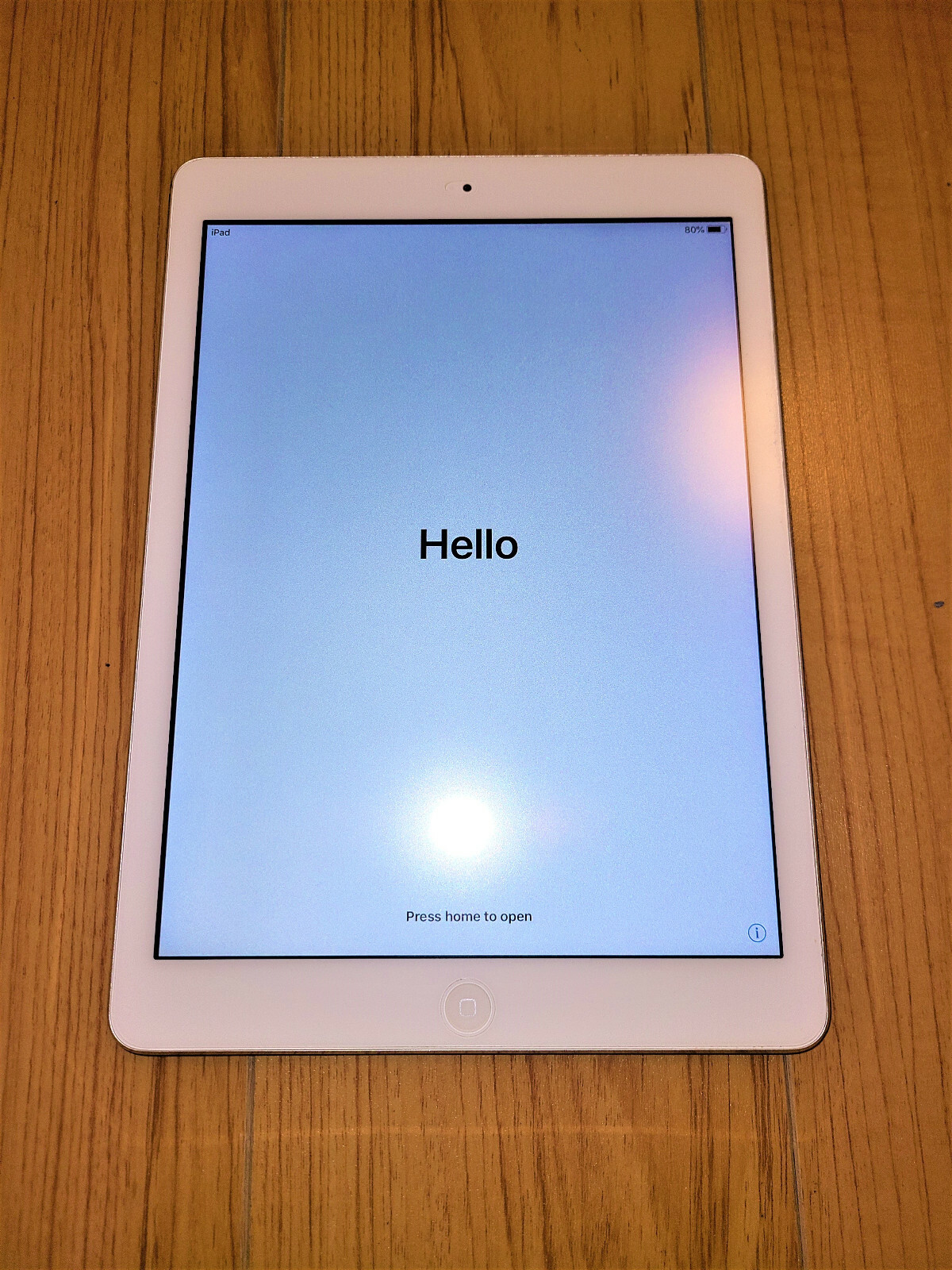 Apple iPad Air 2 32GB, Wi-Fi, 9.7in – Silver (CA) WHITE GREAT CONDITION