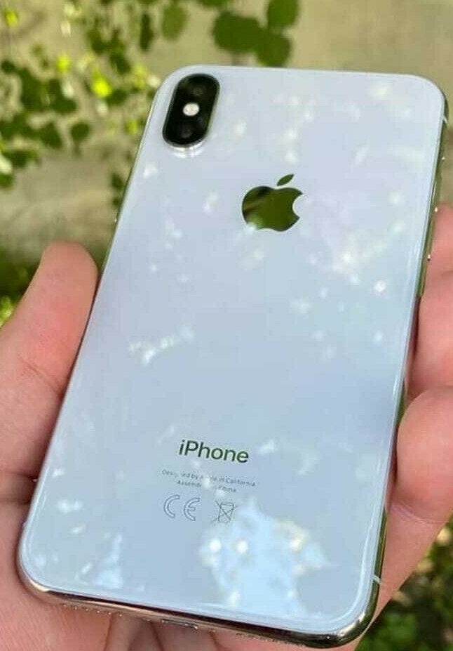 Apple iPhone X – 64 Go – Argent (Désimlocké) Apple iPhone X – 64 Go – Argent (Désimlocké)