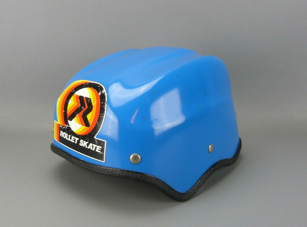 Casque de skate board des années 70’s vintage, ROLLET SKATE, en bon état. Casque de skate board des années 70’s vintage, ROLLET SKATE, en bon état.
