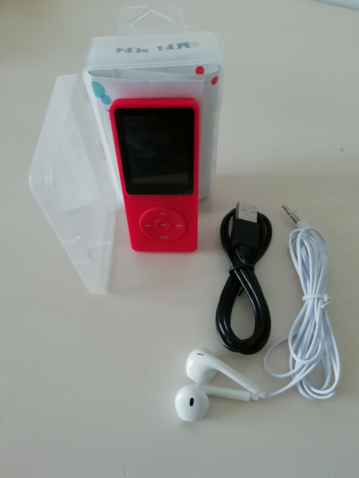 Baladeur – lecteur mp3 mp4 – rouge – avec radio fm jeux vidéo ebook
