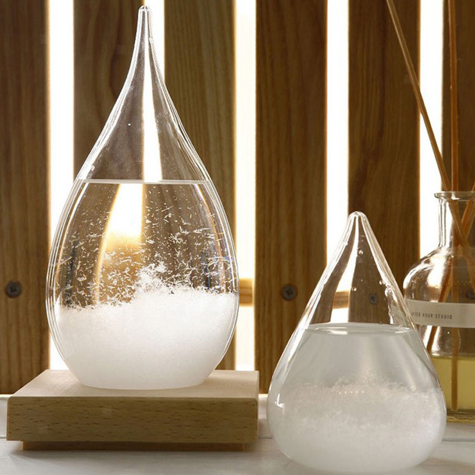 Météo Tempête Prévisions Verre Cristal Gouttes D’eau Forme Bouteille Accueil Météo Tempête Prévisions Verre Cristal Gouttes D’eau Forme Bouteille Accueil