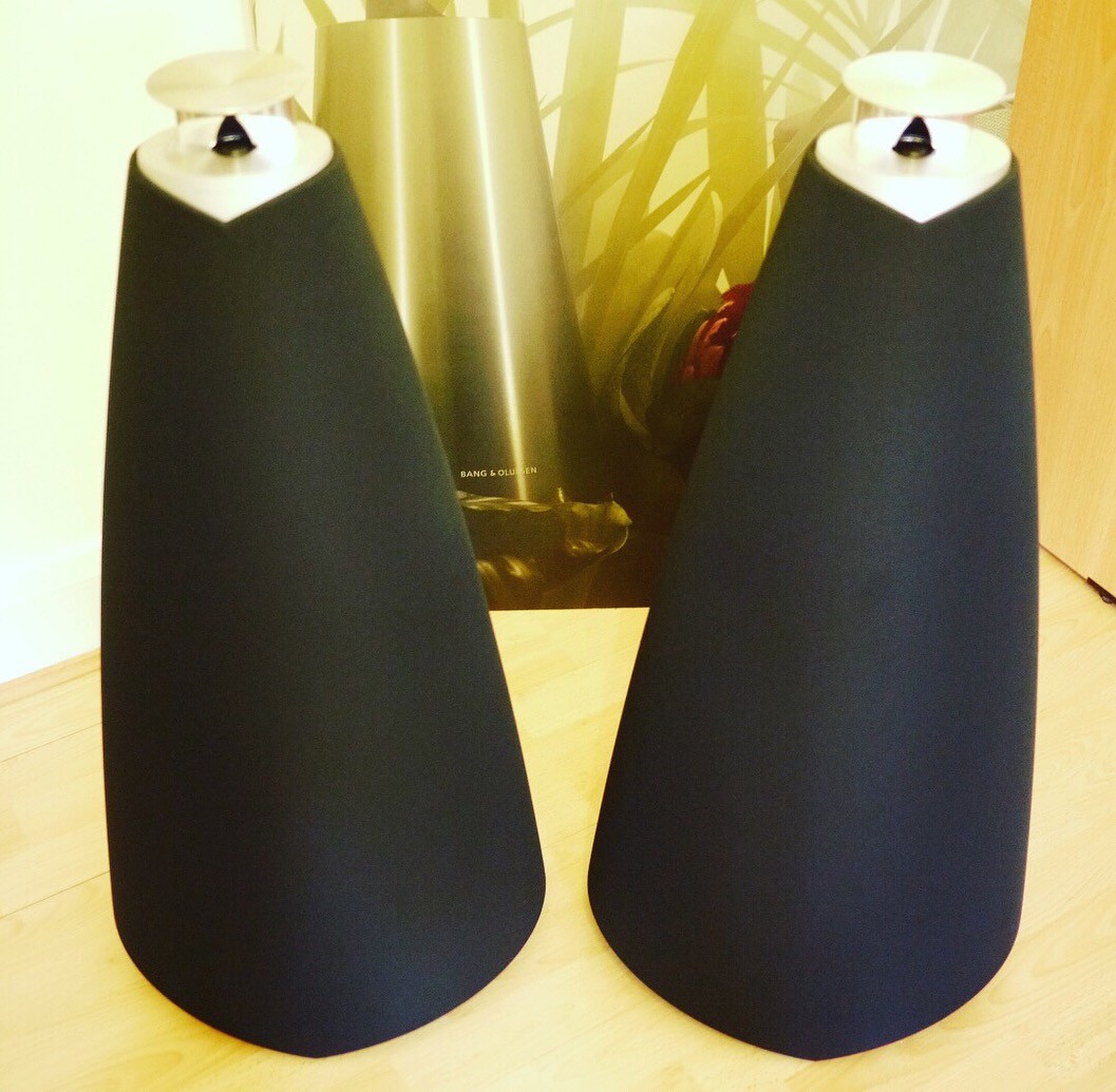 Bang & Olufsen B & O Beolab 20 en Noir Sans-Fil Haut-Parleurs Mk2 Bang & Olufsen B & O Beolab 20 en Noir Sans-Fil Haut-Parleurs Mk2