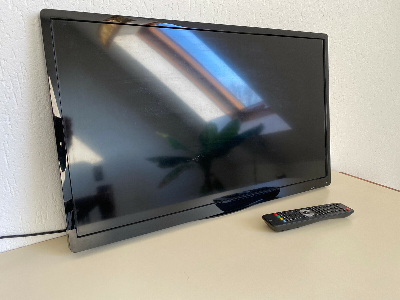 28 ” Pouces LED TV Terris 2943 Full HD 28,5 ” 73 CM DVD / Dvbt Juste Montage 28 ” Pouces LED TV Terris 2943 Full HD 28,5 ” 73 CM DVD / Dvbt Juste Montage