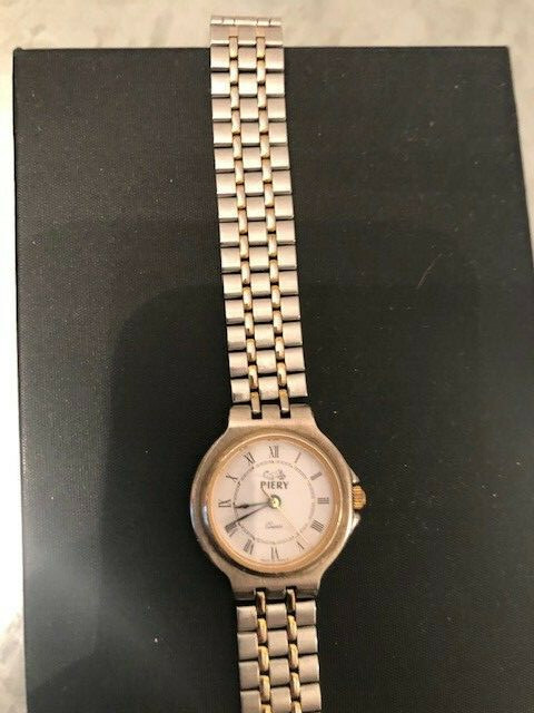 Montre femme PIERY en acier argenté Montre femme PIERY en acier argenté