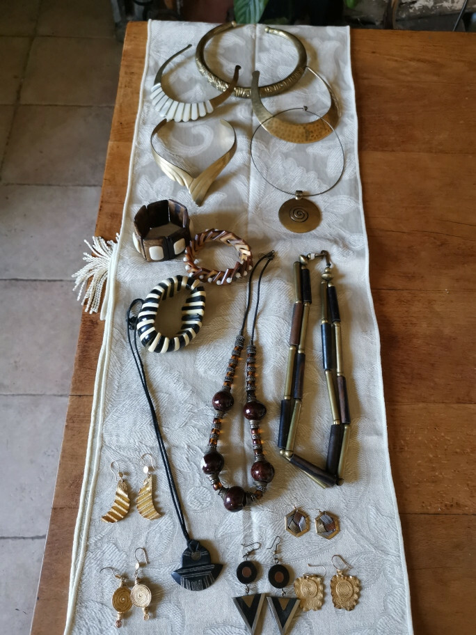 Lot bijoux style ethniques mixtes Lot bijoux style ethniques mixtes