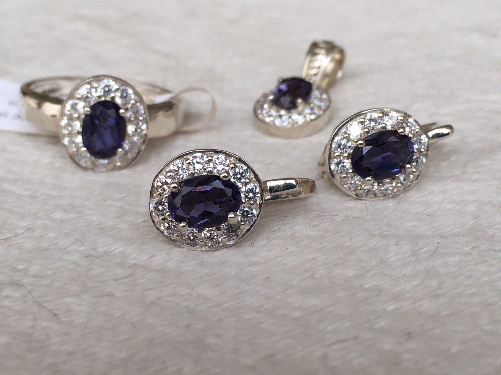 Bague Très Joli Lot De Bijoux En Argent 925 Qualité Avec Pierres Semi Précieuses Bague Très Joli Lot De Bijoux En Argent 925 Qualité Avec Pierres Semi Précieuses