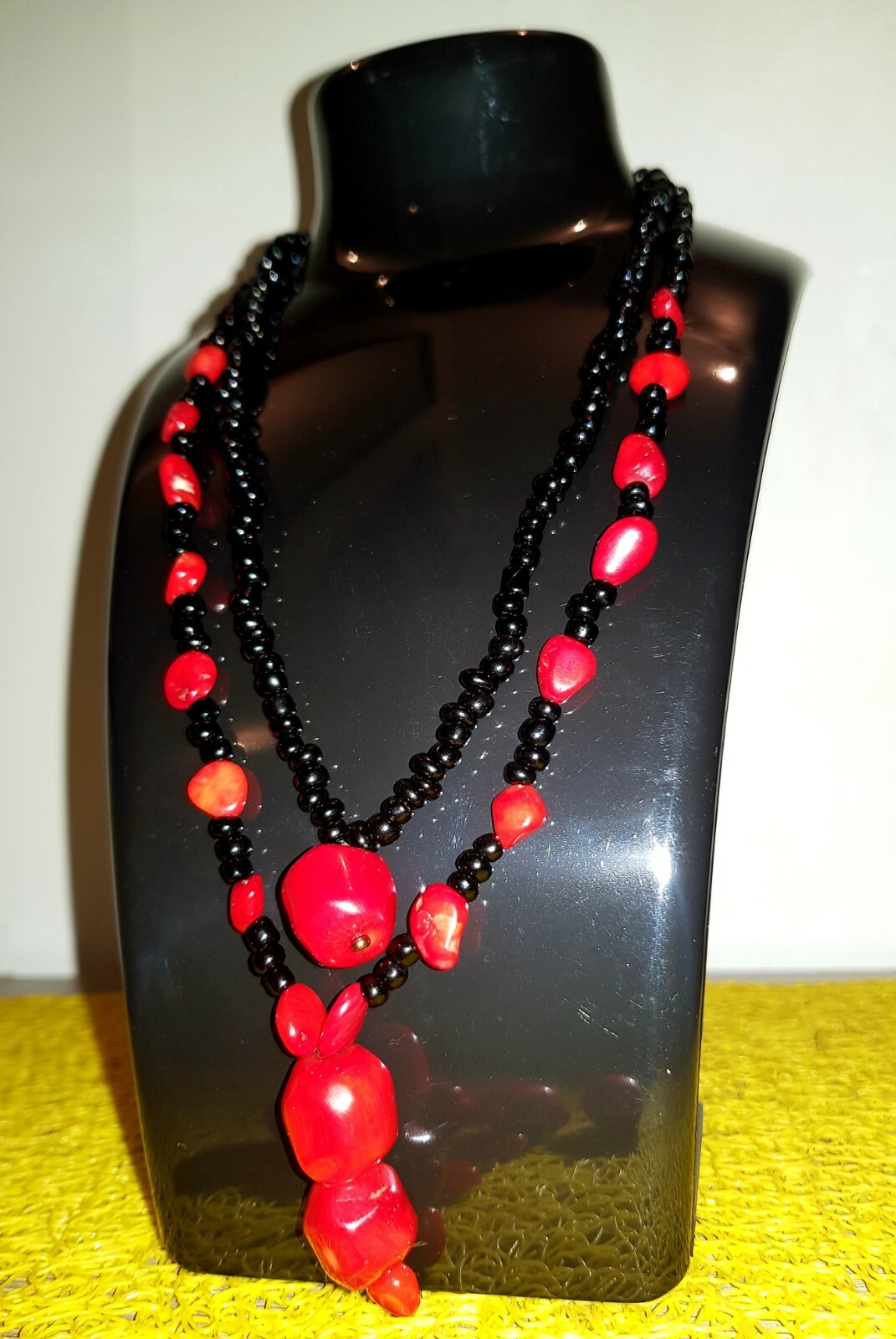 Manseula Bijoux et Pierres Précieuses:Collier de Pierres Corail ou Bambou de mer