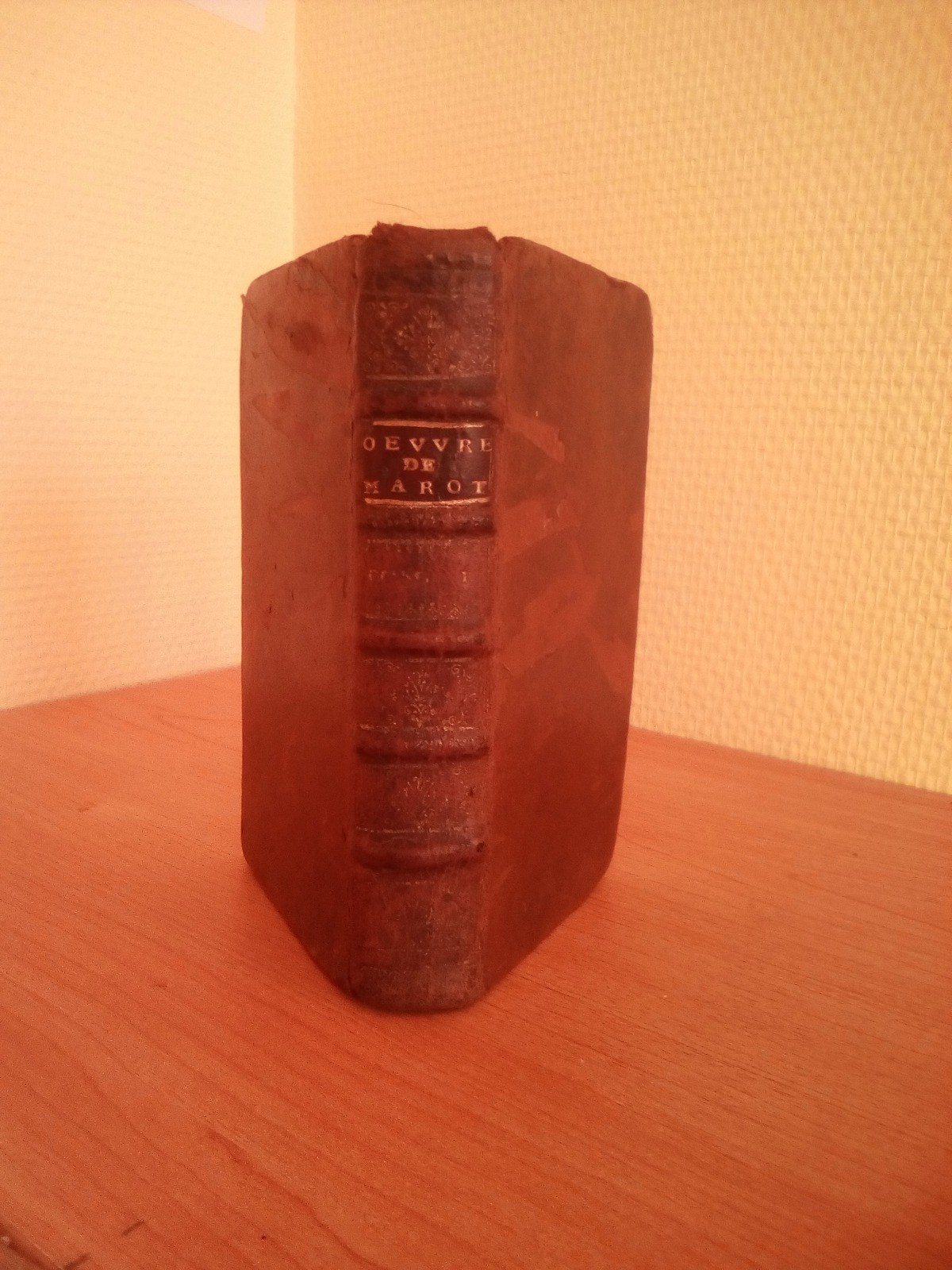 Livre ancien – Oeuvre de Clément Marot,tome 1 -env début 18eme Livre ancien – Oeuvre de Clément Marot,tome 1 -env début 18eme