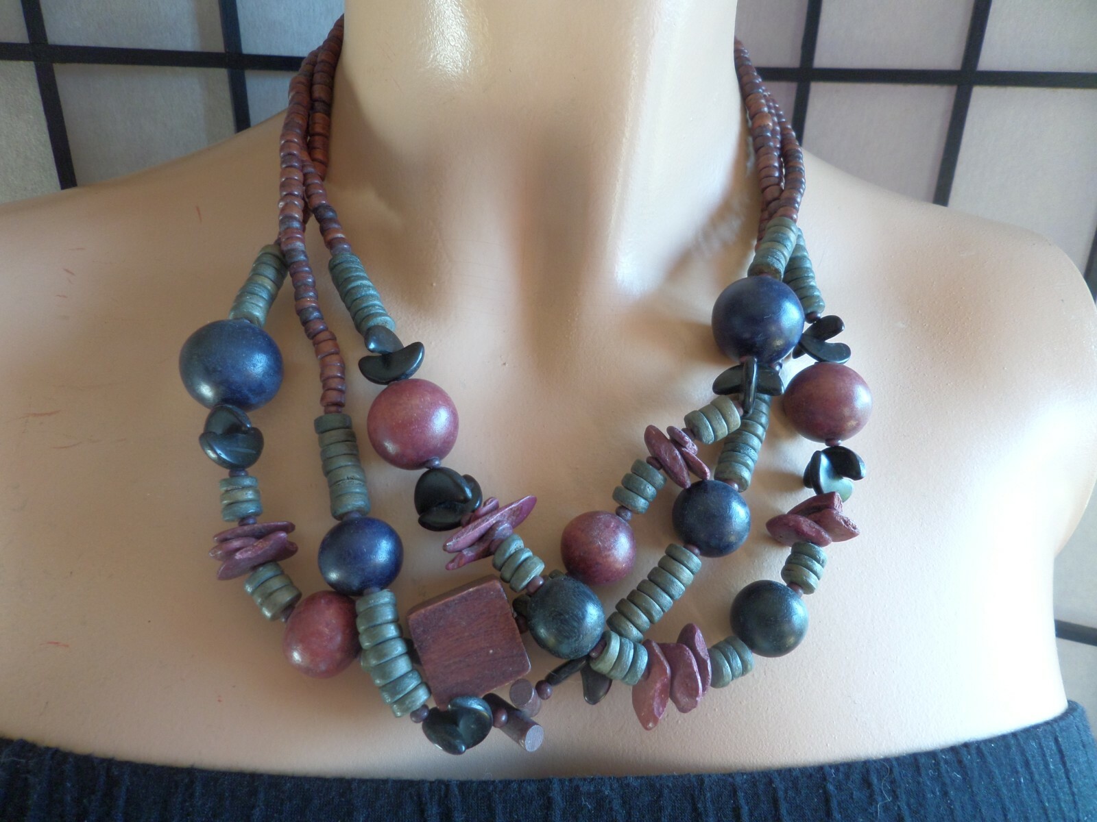 Bijoux fantaisie – collier – perles en bois – 58 cm