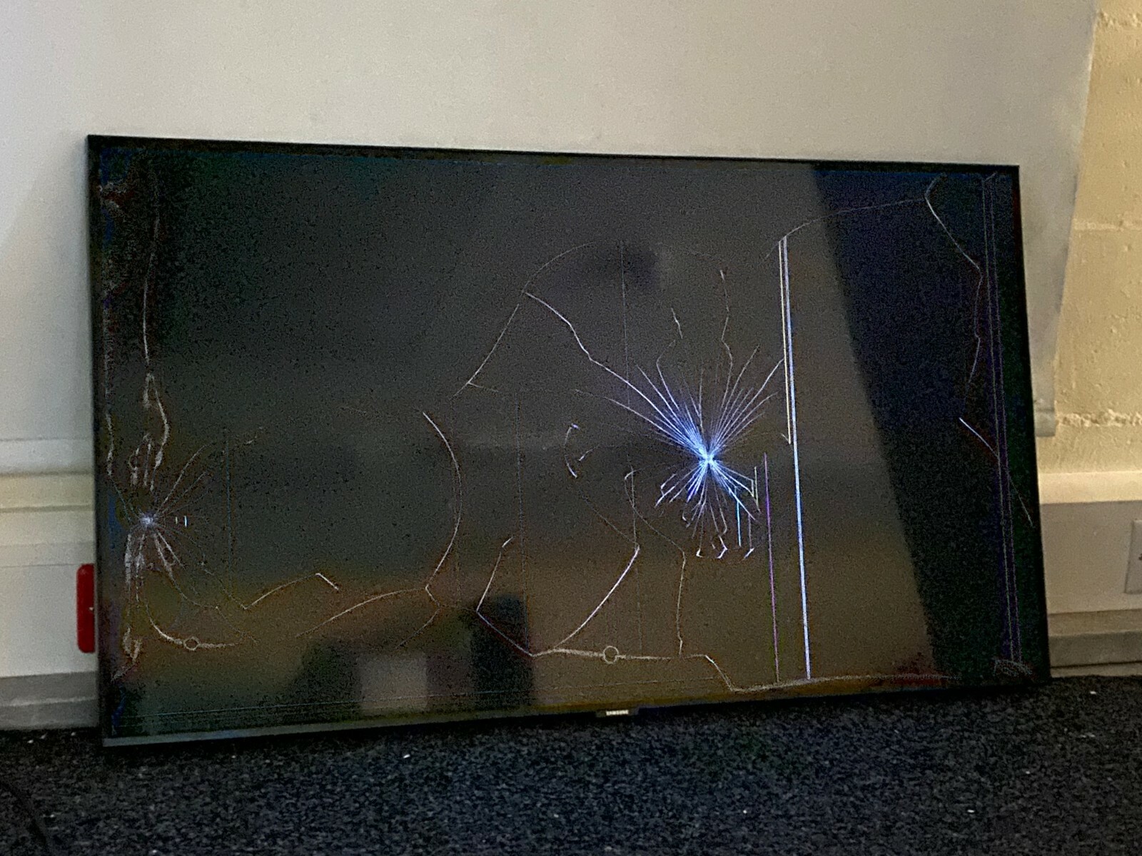 Samsung UE43TU8000 43 inch 4K Ultra HD TV – Smashed Screen Samsung UE43TU8000 43 inch 4K Ultra HD TV – Smashed Screen