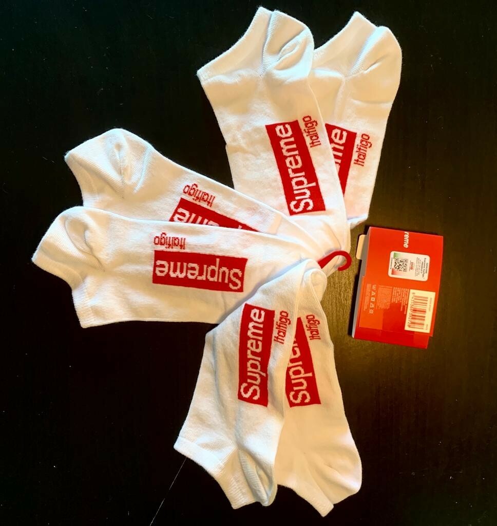 Lot 3 paires chaussettes supreme Italfigo blanches neuves avec étiquette Lot 3 paires chaussettes supreme Italfigo blanches neuves avec étiquette