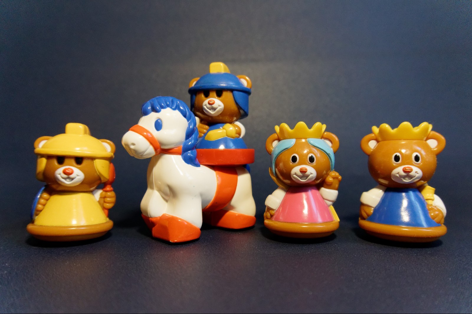 Puericulture – Jouets / Toys – Ours Chevaliers + Roi + Reine + Cheval