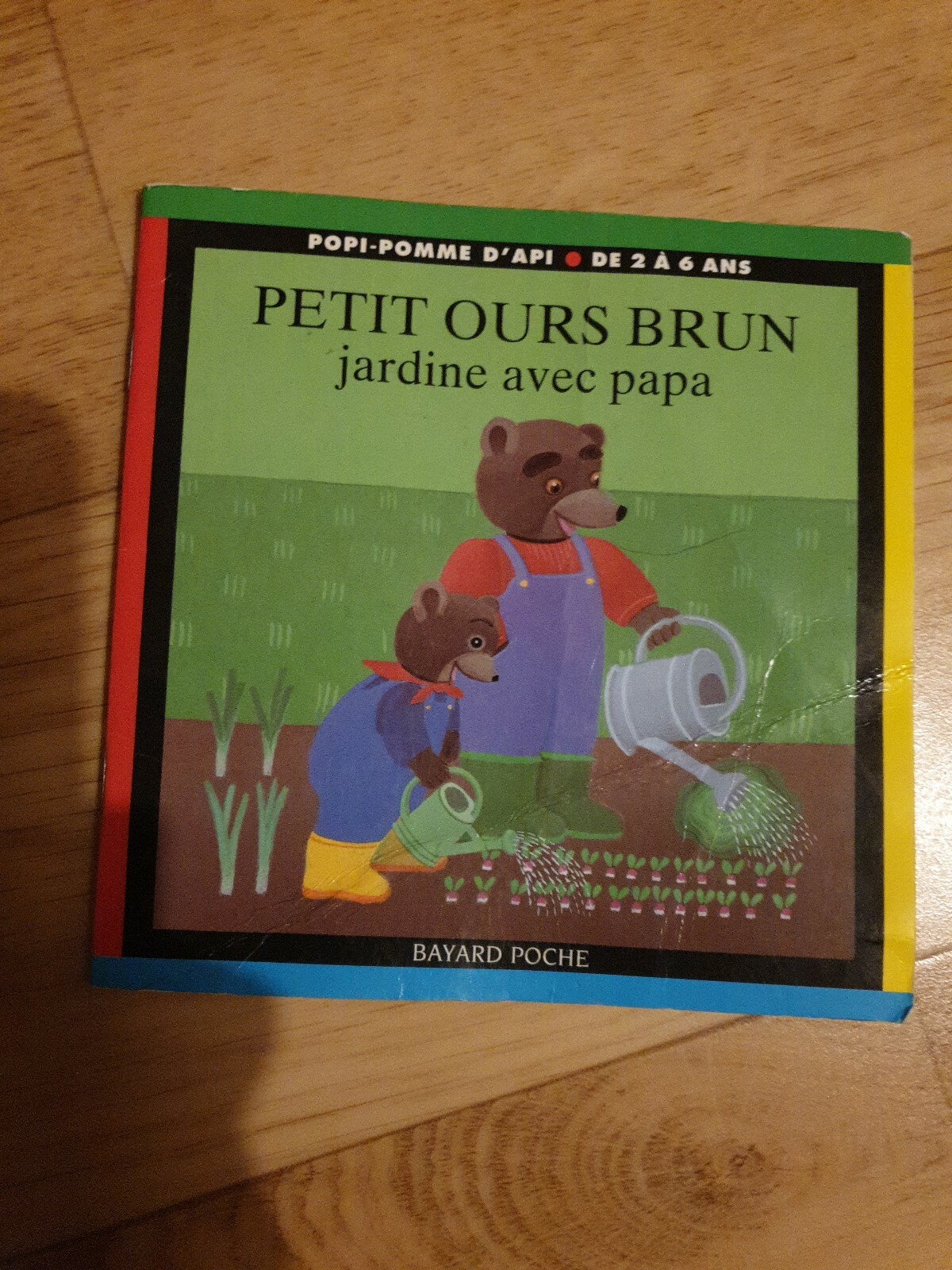 Livre premier age petit ours jardine avec papa jeu jouet bébé tres bon etat Livre premier age petit ours jardine avec papa jeu jouet bébé tres bon etat