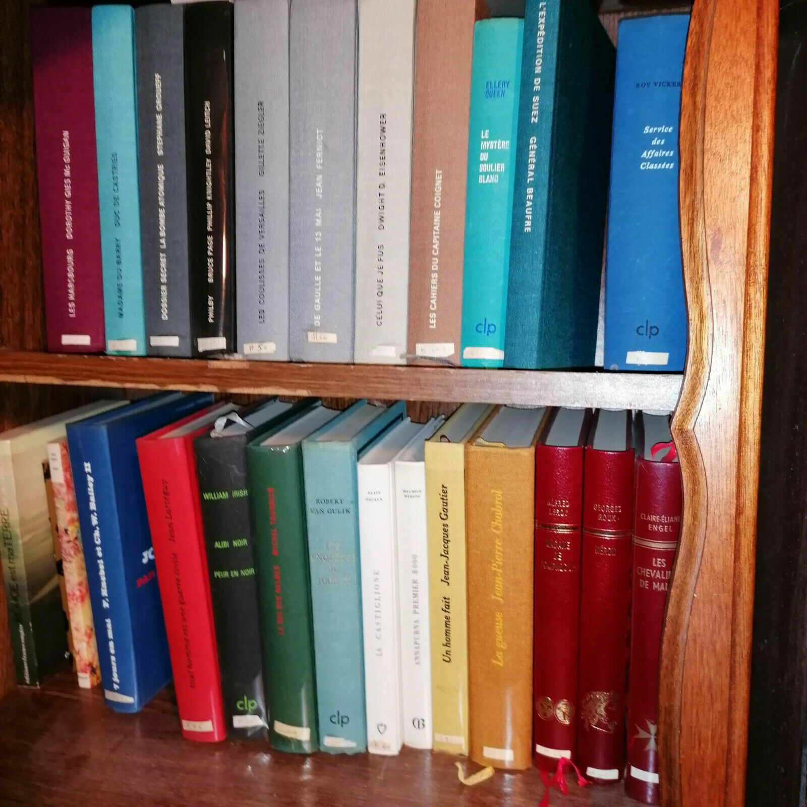 Lot de 5kg de livres au hasard tirés du stock Lot de 5kg de livres au hasard tirés du stock