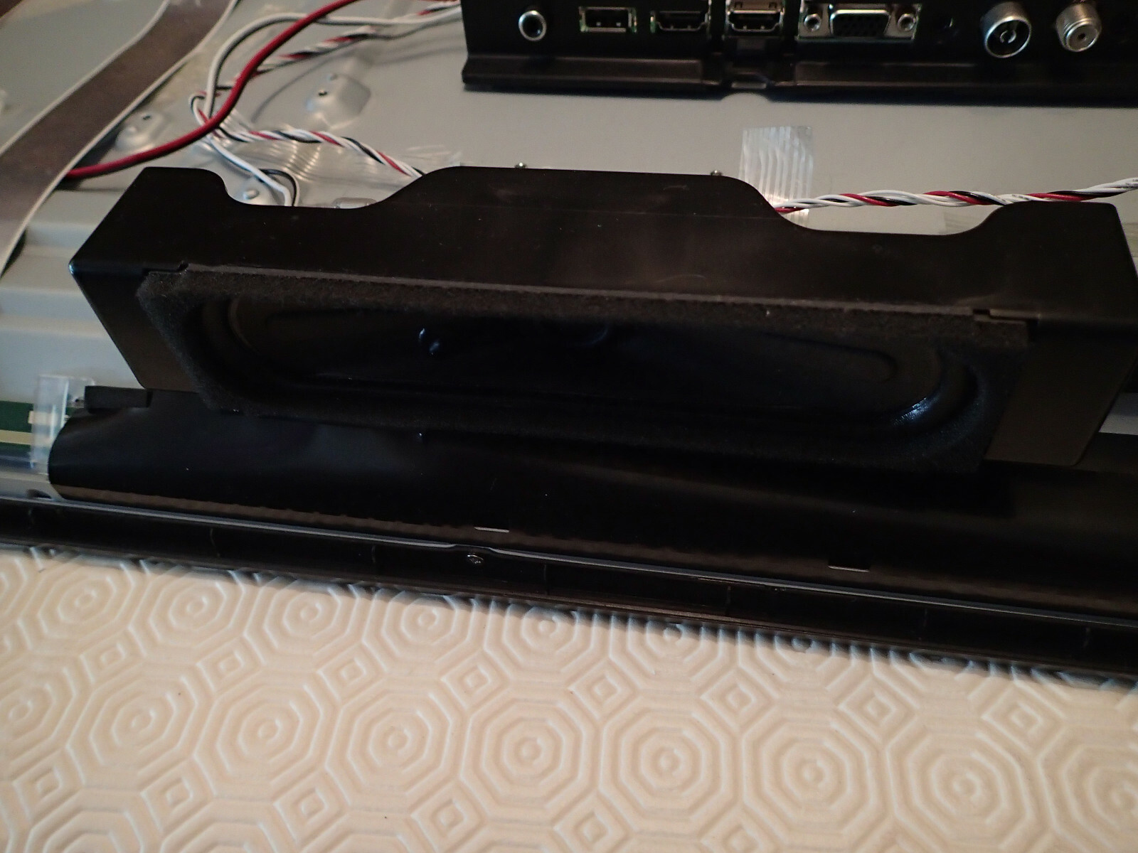 haut parleurs ( paire) tv brandt B4930FHD haut parleurs ( paire) tv brandt B4930FHD