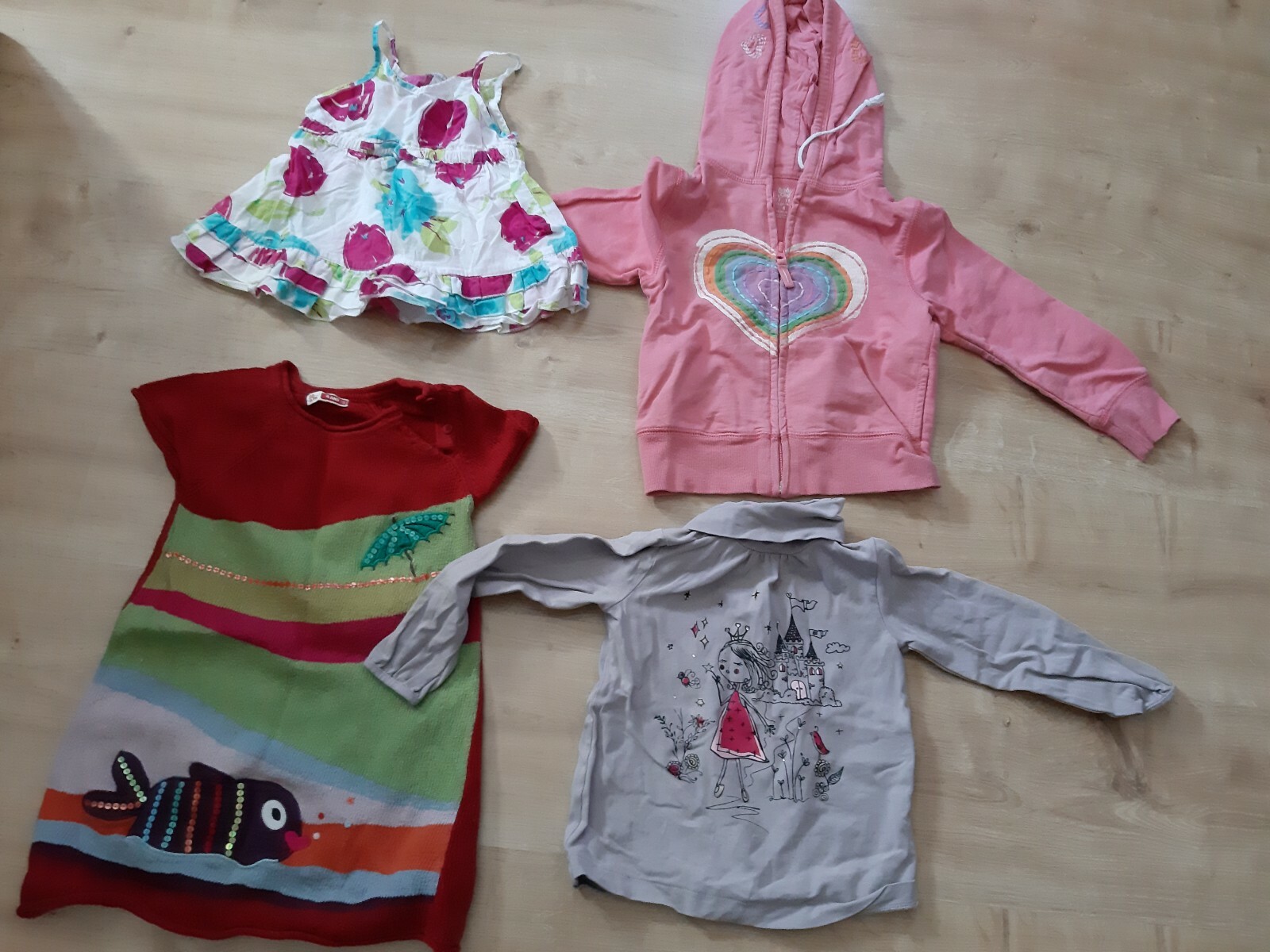 Lot 10 Vêtements Fille 4 Ans Lot 10 Vêtements Fille 4 Ans