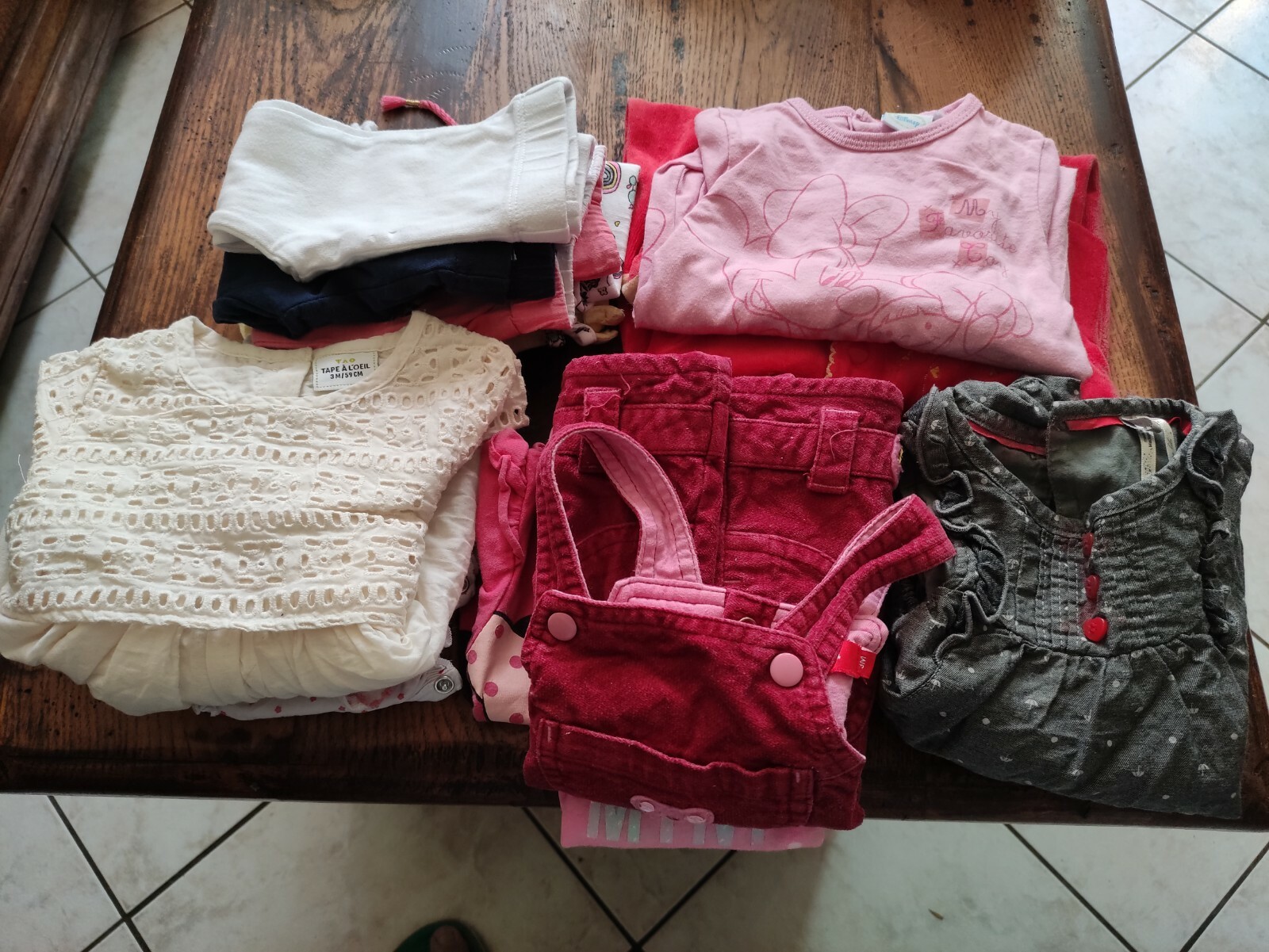 Lot de 13 vêtements bébé 3 mois comme neufs Lot de 13 vêtements bébé 3 mois comme neufs