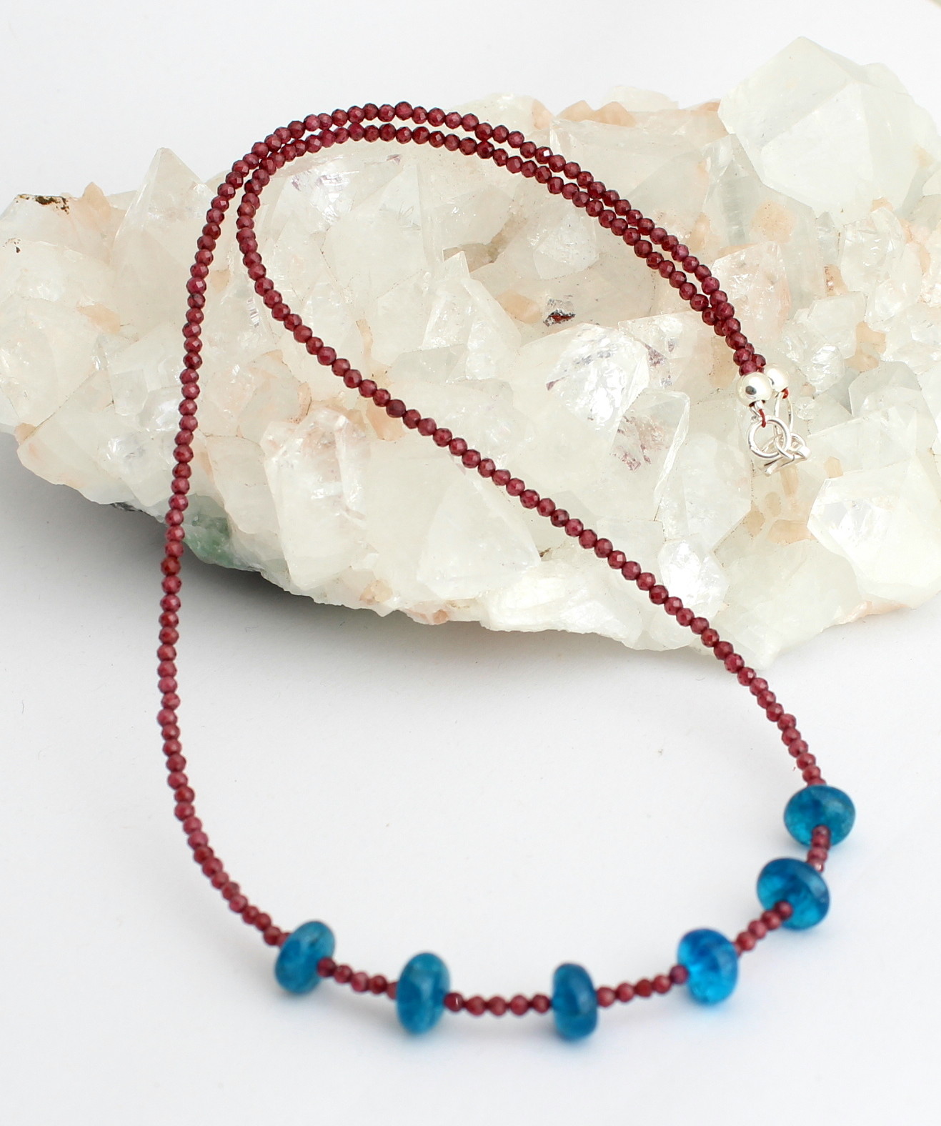 Nature Grenat Avec Apatite Collier de Pierres Précieuses Bijoux Rouge Bleu Femme Nature Grenat Avec Apatite Collier de Pierres Précieuses Bijoux Rouge Bleu Femme