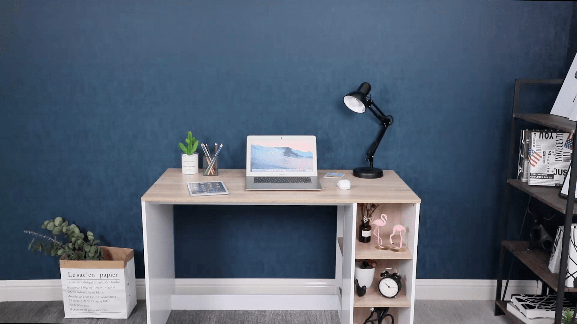 Bureau Informatique Table d’Ordinateur Commode de Maquillage avec Étagère de Rangement Ouvert Blanche et Bois