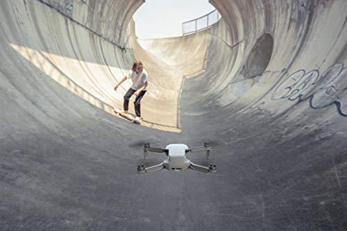 DJI Mavic Mini Combo (EU) + Care Refresh – Drone Ultra-Léger et Ultra-Transportable, Autonomie de 30 Minutes, Distance…