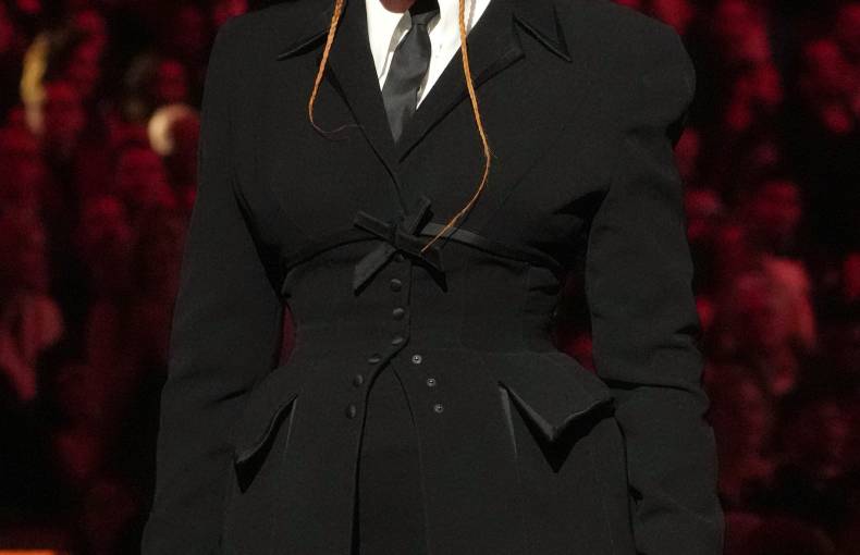 Madonna Addresses Hateful Feedback About Her Face at Grammys Madonna Addresses Hateful Feedback About Her Face at Grammys