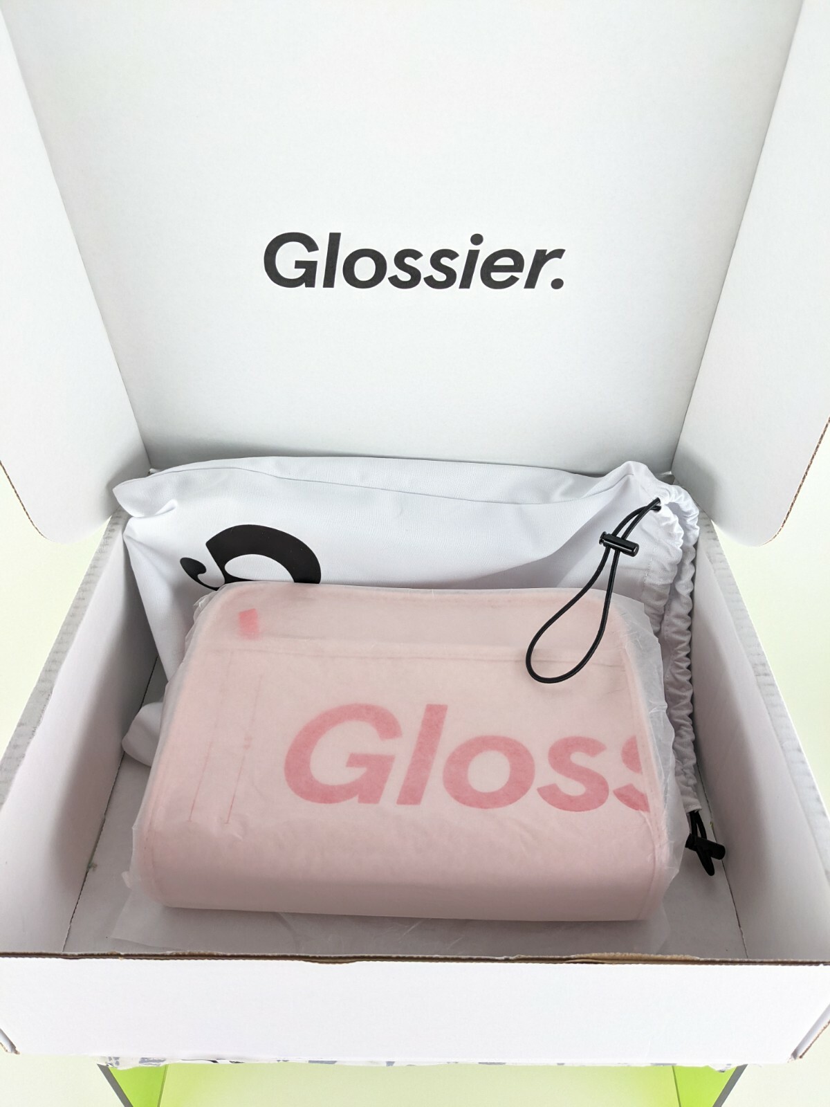 Glossier The Beauty Bag Makeup Travel Carry Case 9.5” x 7” x 3” NEW Glossier The Beauty Bag Makeup Travel Carry Case 9.5” x 7” x 3” NEW