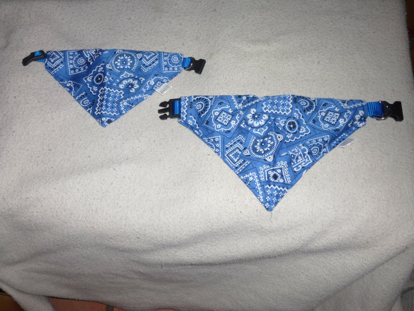 DOG/Pet nylon COLLAR with blue print BANDANA size Medium by MSR Imports NEW! DOG/Pet nylon COLLAR with blue print BANDANA size Medium by MSR Imports NEW!