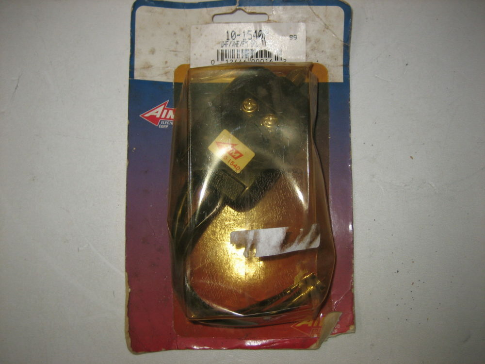 AIM Electronics *NEW OLD STOCK* 10-1540 UHF VHF FM Splitter