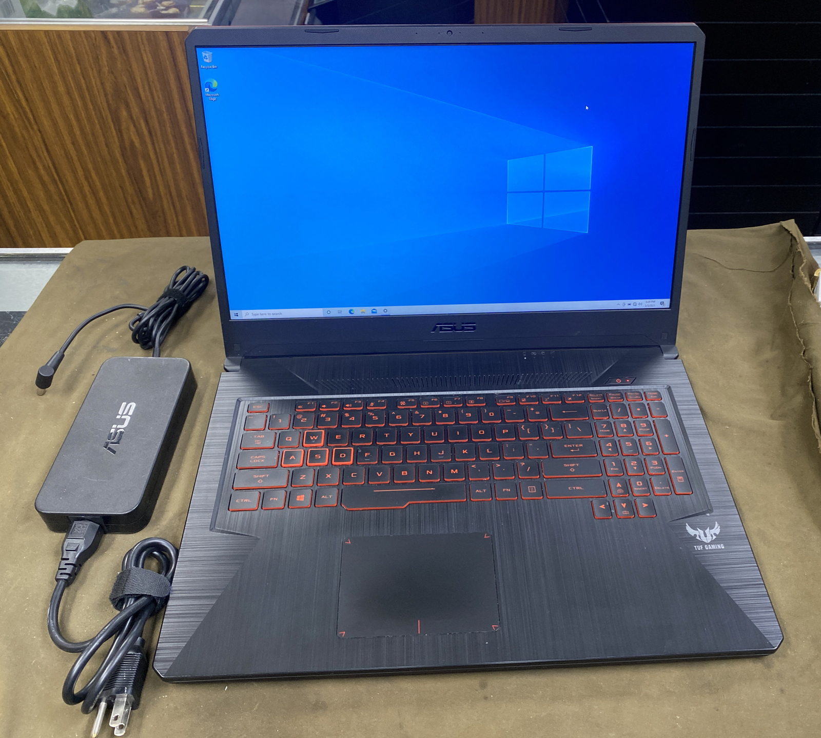 ASUS TUF Gaming (FX705DY-RS51) – 17.3″ (1TB, AMD Ryzen 5, 8GB) Laptop- Black