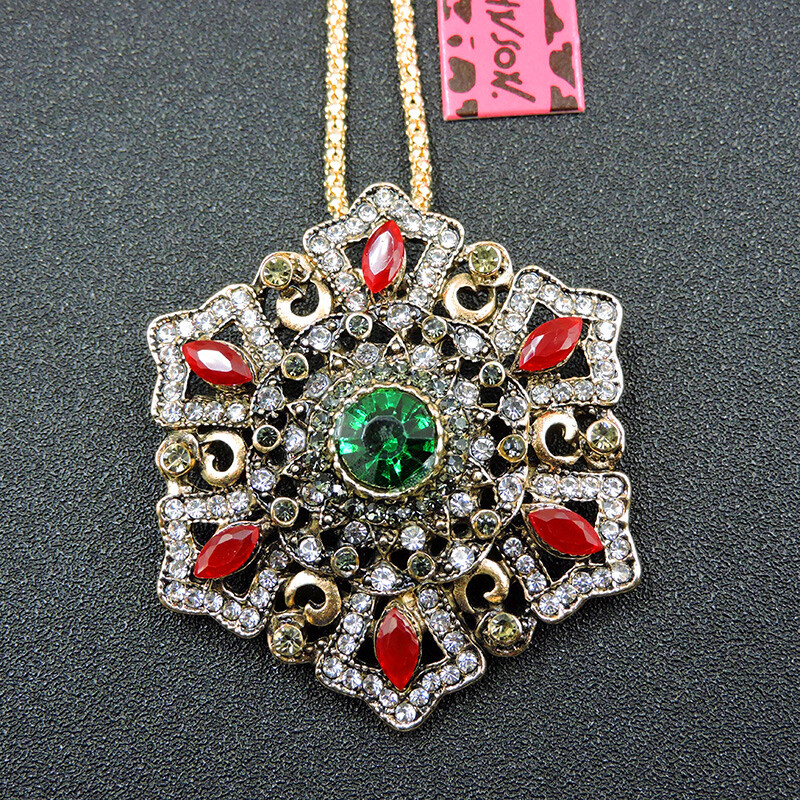 Woman’s White Crystal Jewelry Betsey Johnson Pendant Chain Necklace/Brooch