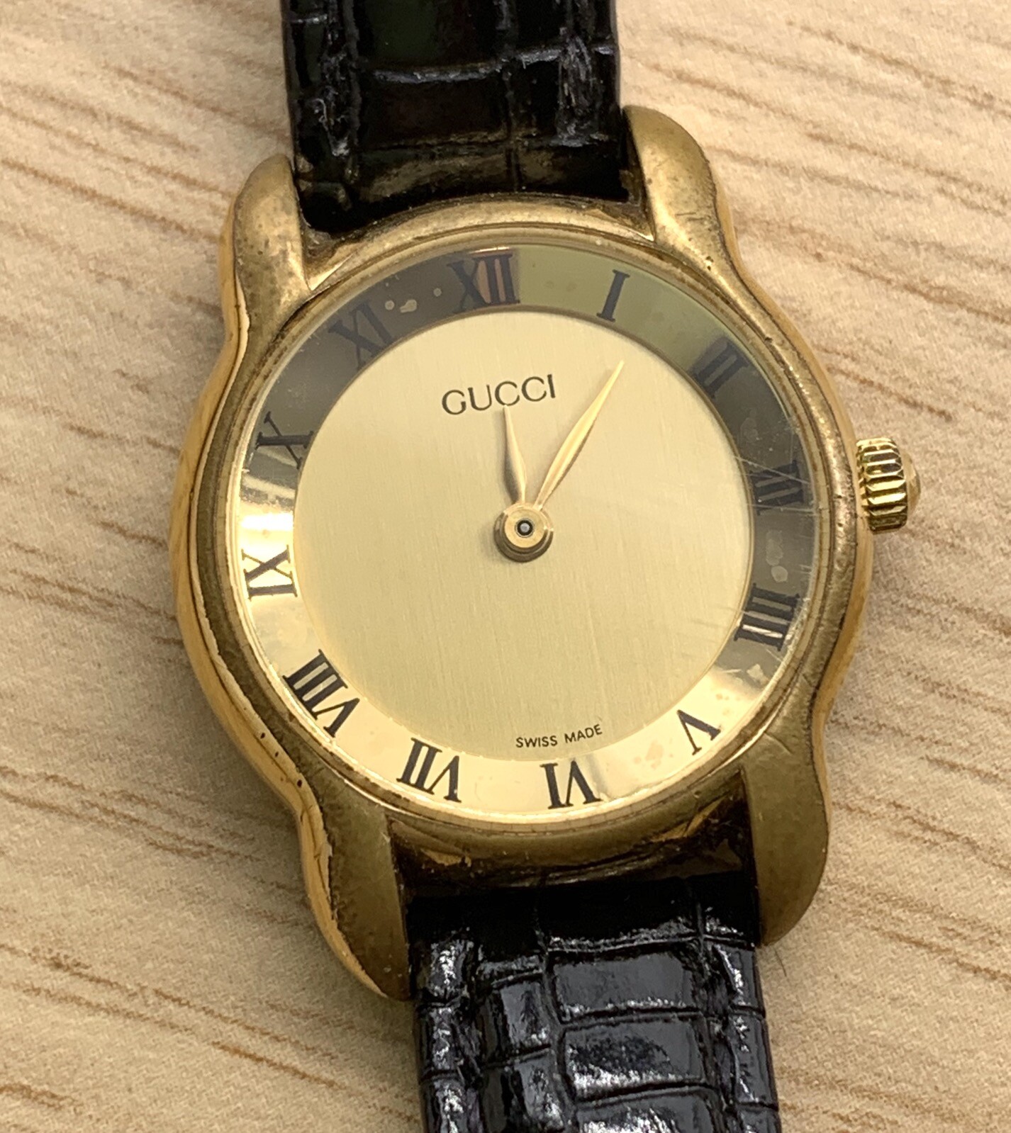 Gucci 5100 L Working Quartz 24,7mm Watch Swiss Watch Vintage Gucci 5100 L Working Quartz 24,7mm Watch Swiss Watch Vintage