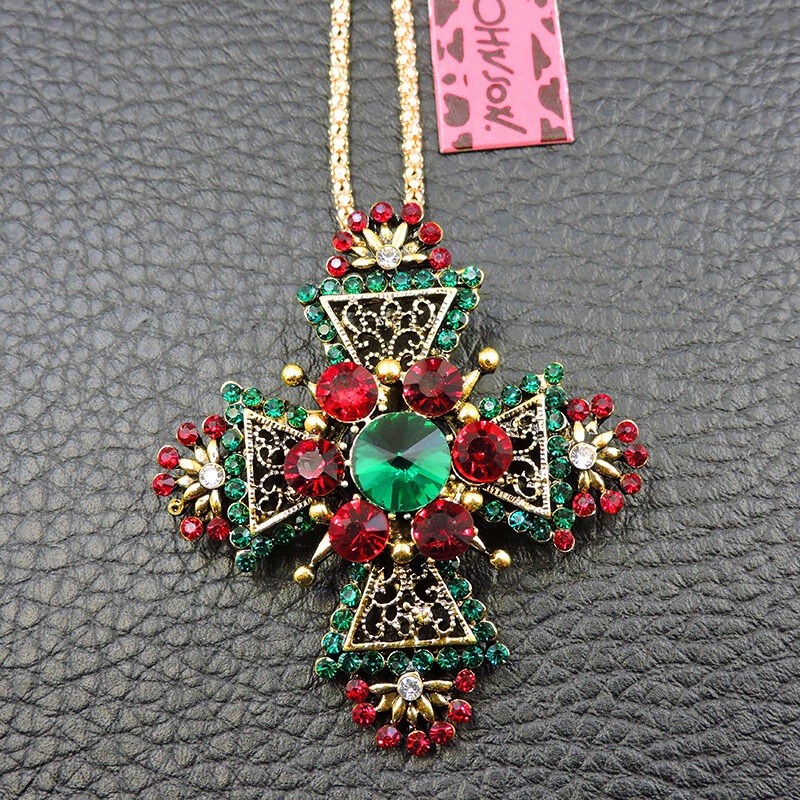 Women’s Green Crystal Cute Cross Pendant Betsey Johnson Long Necklace Women’s Green Crystal Cute Cross Pendant Betsey Johnson Long Necklace